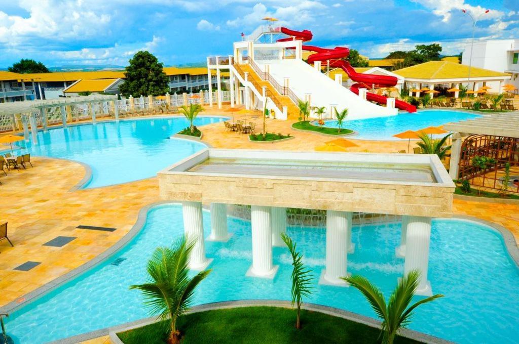 Lacqua Diroma Hotel Com Parque Aquatico 24 Horas Caldas Novas Exteriör bild